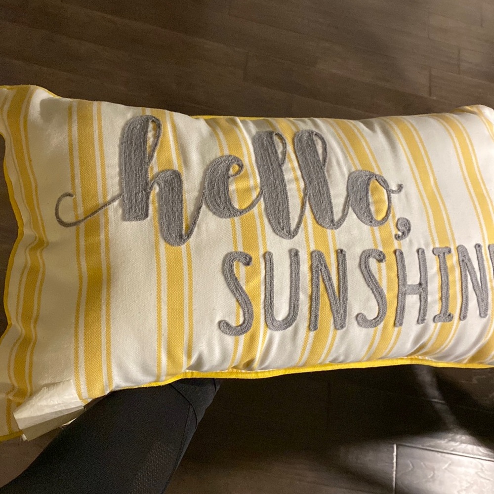 COPY - Hello sunshine pillow